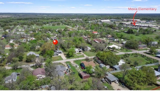 723 E Nowlin Street, Mexia, TX 76667