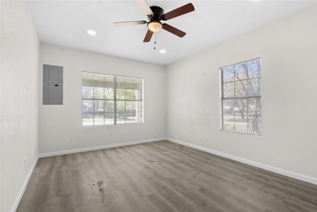 723 E Nowlin Street, Mexia, TX 76667