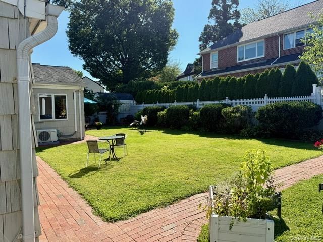 30 Highland Place, Great Neck, NY 11020