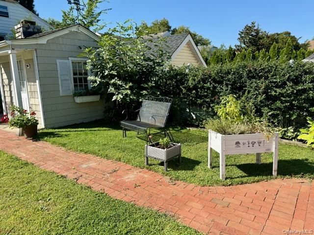 30 Highland Place, Great Neck, NY 11020