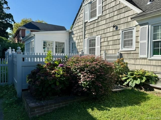 30 Highland Place, Great Neck, NY 11020