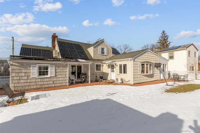 30 Highland Place, Great Neck, NY 11020