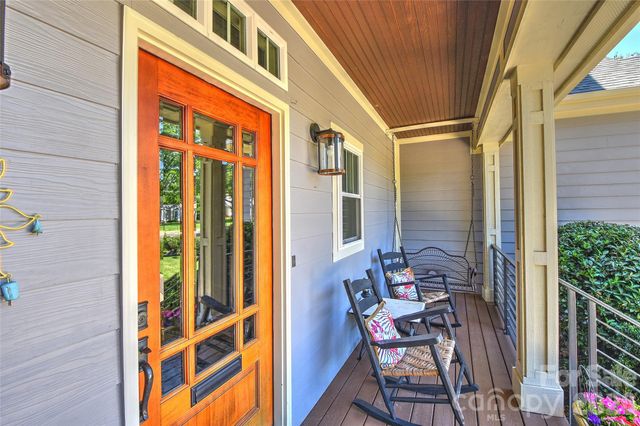 400 Marsh Road, Charlotte, NC 28209