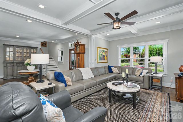 400 Marsh Road, Charlotte, NC 28209