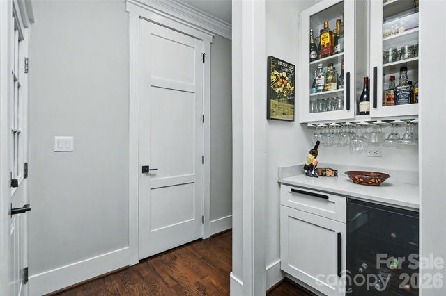 400 Marsh Road, Charlotte, NC 28209