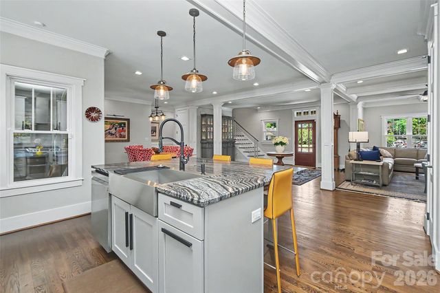 400 Marsh Road, Charlotte, NC 28209