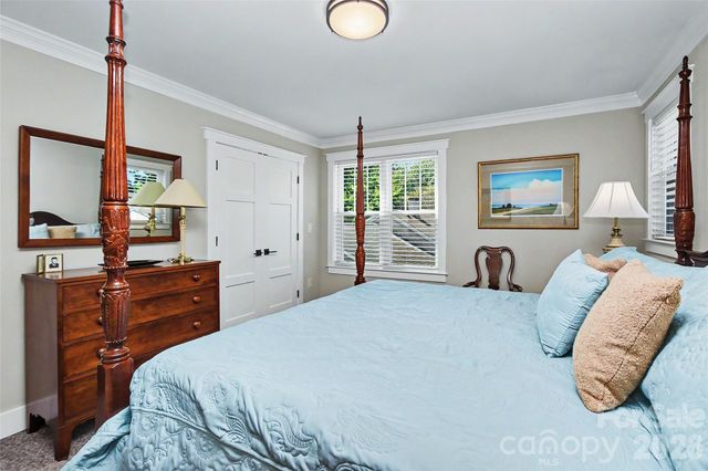 400 Marsh Road, Charlotte, NC 28209