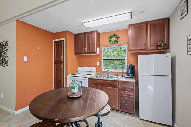 226 Cambridge Drive, Pottsboro, TX 75076
