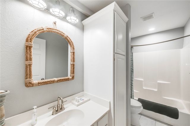 14861 S Padre Island Dr 111, Corpus Christi, TX 78418