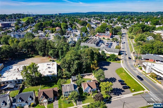 20 Twain Place, Clifton, NJ 07013