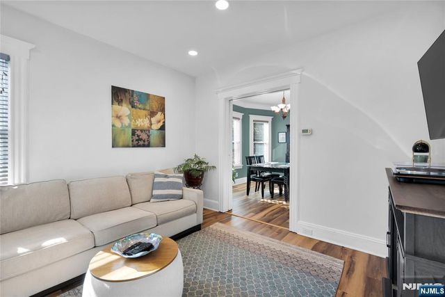 20 Twain Place, Clifton, NJ 07013