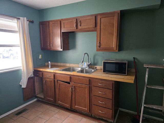 128 N Guyer Street, Hobart, IN 46342