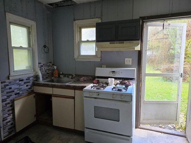 128 N Guyer Street, Hobart, IN 46342