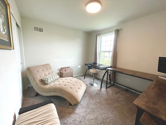 4 ANDREW Lane, Hawthorn Woods, IL 60047