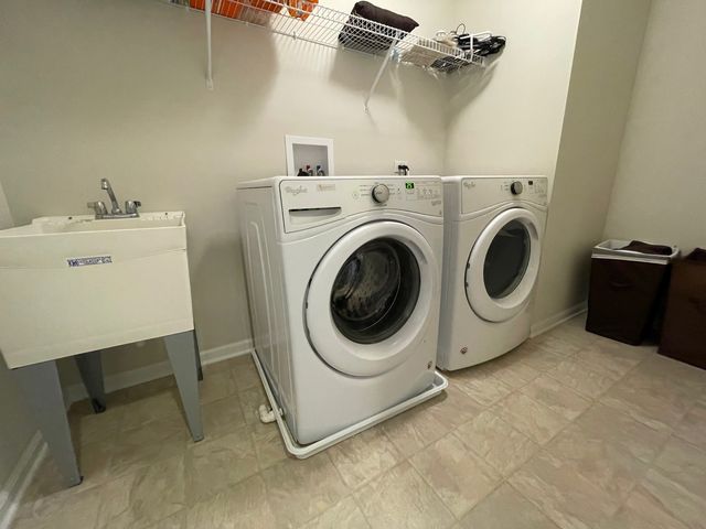 4 ANDREW Lane, Hawthorn Woods, IL 60047