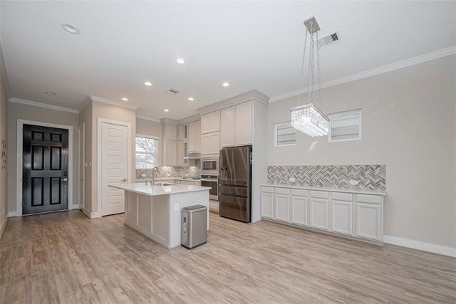 10014 Granary Drive, Houston, TX 77080