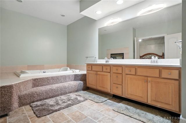 7215 Whitetail Trail, Dayton, OH 45459