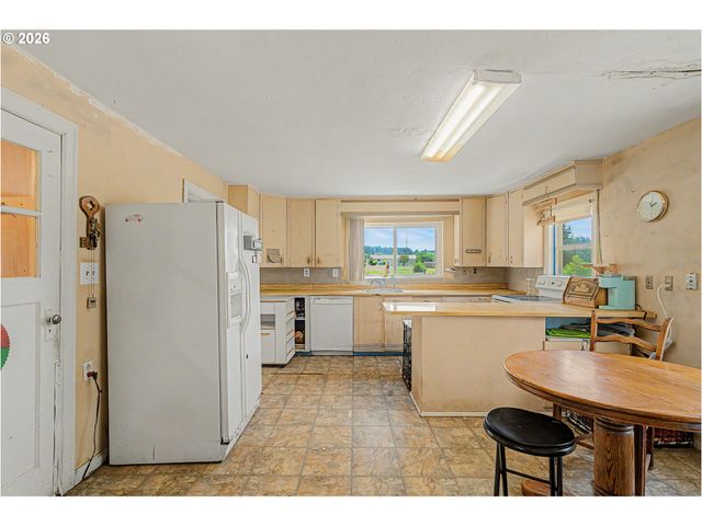 22560 S BEAVERCREEK Rd, Beavercreek, OR 97004