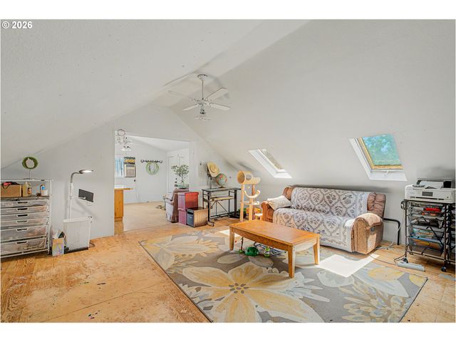 22560 S BEAVERCREEK Rd, Beavercreek, OR 97004