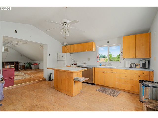 22560 S BEAVERCREEK Rd, Beavercreek, OR 97004