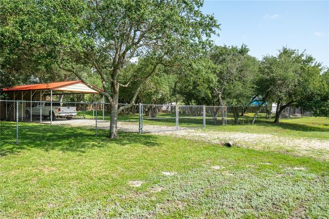 507 S Terry St, Rockport, TX 78382