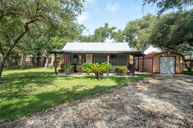 507 S Terry St, Rockport, TX 78382