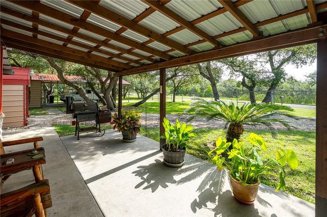 507 S Terry St, Rockport, TX 78382