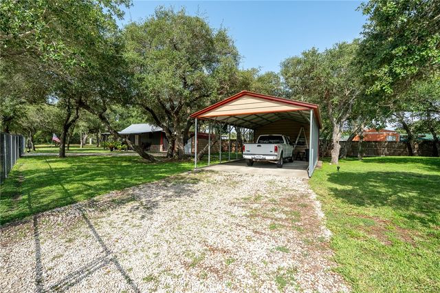 507 S Terry St, Rockport, TX 78382