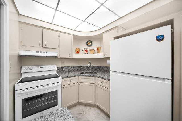 3233 NE 34th Street 718, Fort Lauderdale, FL 33308
