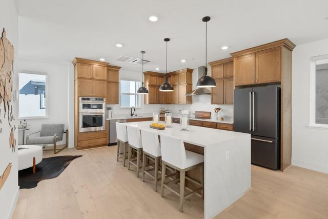 2815 Crusader Street, Alameda, CA 94501
