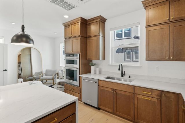 2815 Crusader Street, Alameda, CA 94501