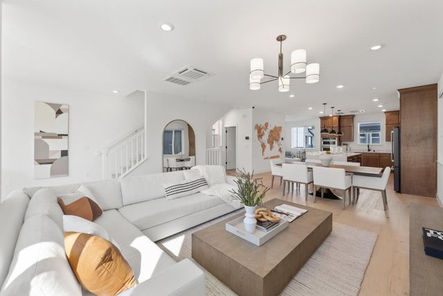 2815 Crusader Street, Alameda, CA 94501