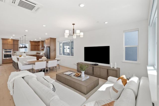 2815 Crusader Street, Alameda, CA 94501