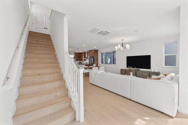 2815 Crusader Street, Alameda, CA 94501