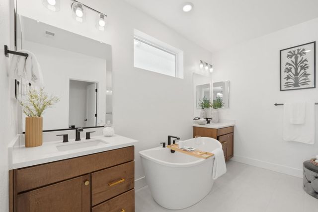 2815 Crusader Street, Alameda, CA 94501