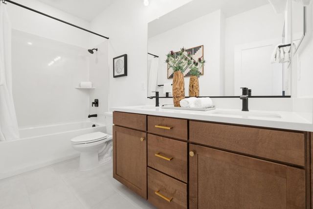 2815 Crusader Street, Alameda, CA 94501