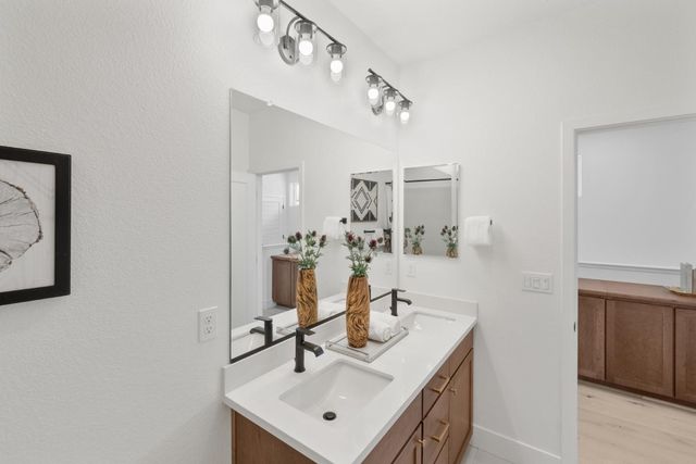 2815 Crusader Street, Alameda, CA 94501