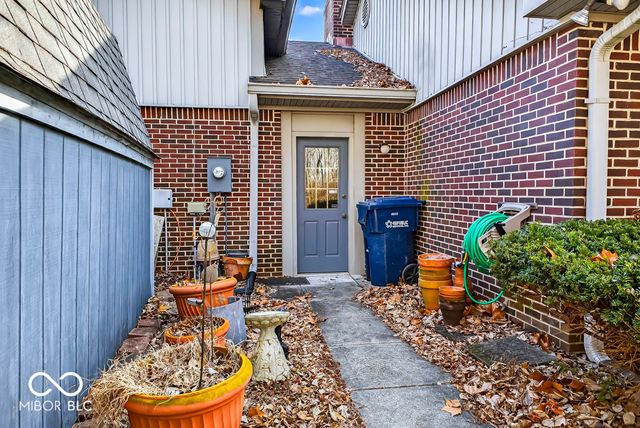 1952 Skyline Drive, Greenwood, IN 46143