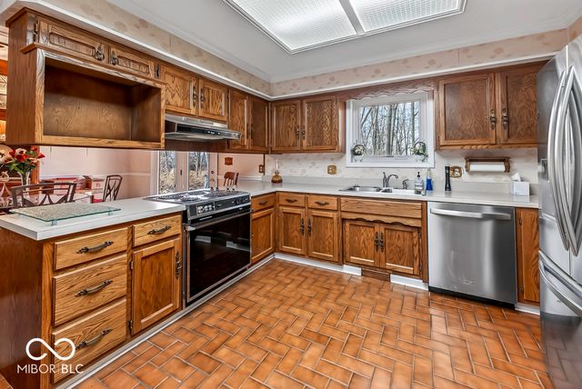 1952 Skyline Drive, Greenwood, IN 46143