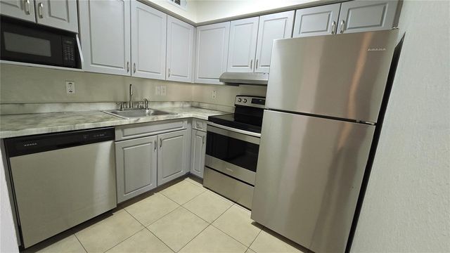 719 WYMAN COURT 719 B, Orlando, FL 32809