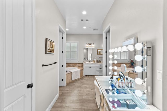 4812 W Wren Avenue, Visalia, CA 93291