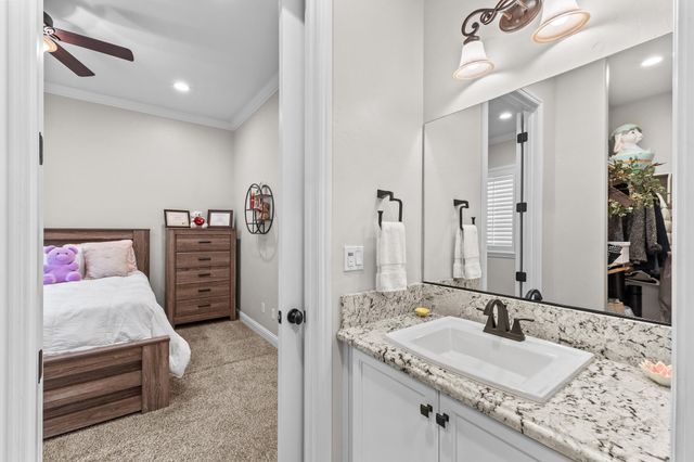 4812 W Wren Avenue, Visalia, CA 93291