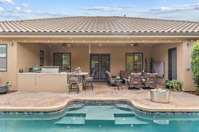 4812 W Wren Avenue, Visalia, CA 93291