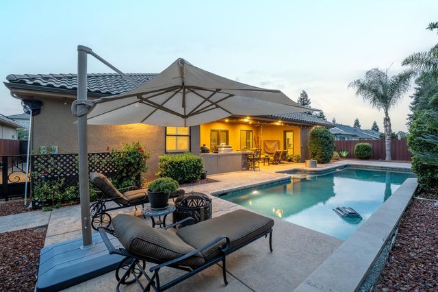 4812 W Wren Avenue, Visalia, CA 93291