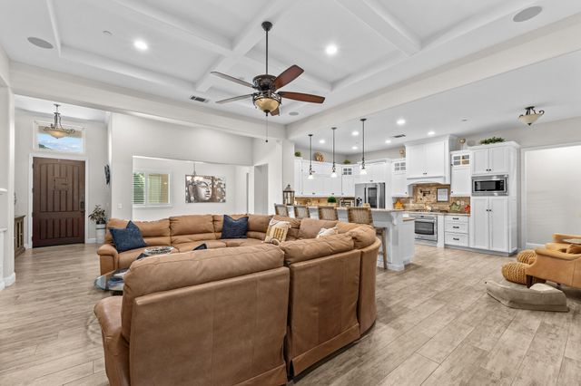 4812 W Wren Avenue, Visalia, CA 93291