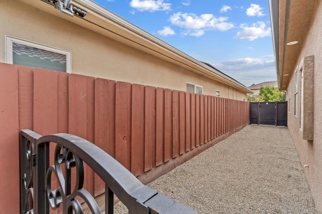 4812 W Wren Avenue, Visalia, CA 93291