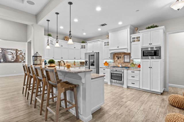 4812 W Wren Avenue, Visalia, CA 93291