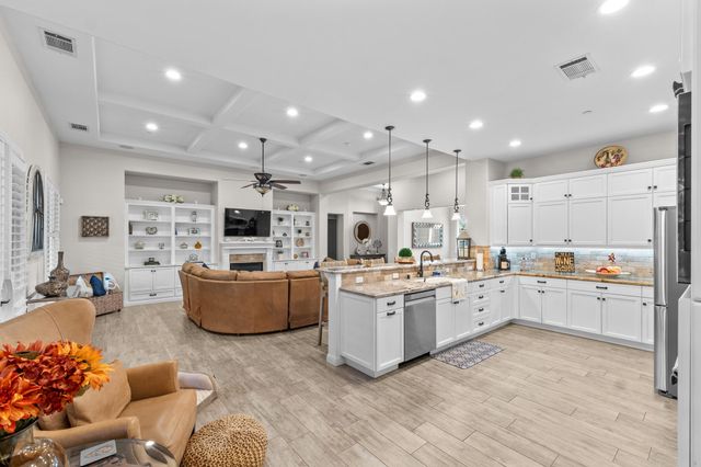 4812 W Wren Avenue, Visalia, CA 93291