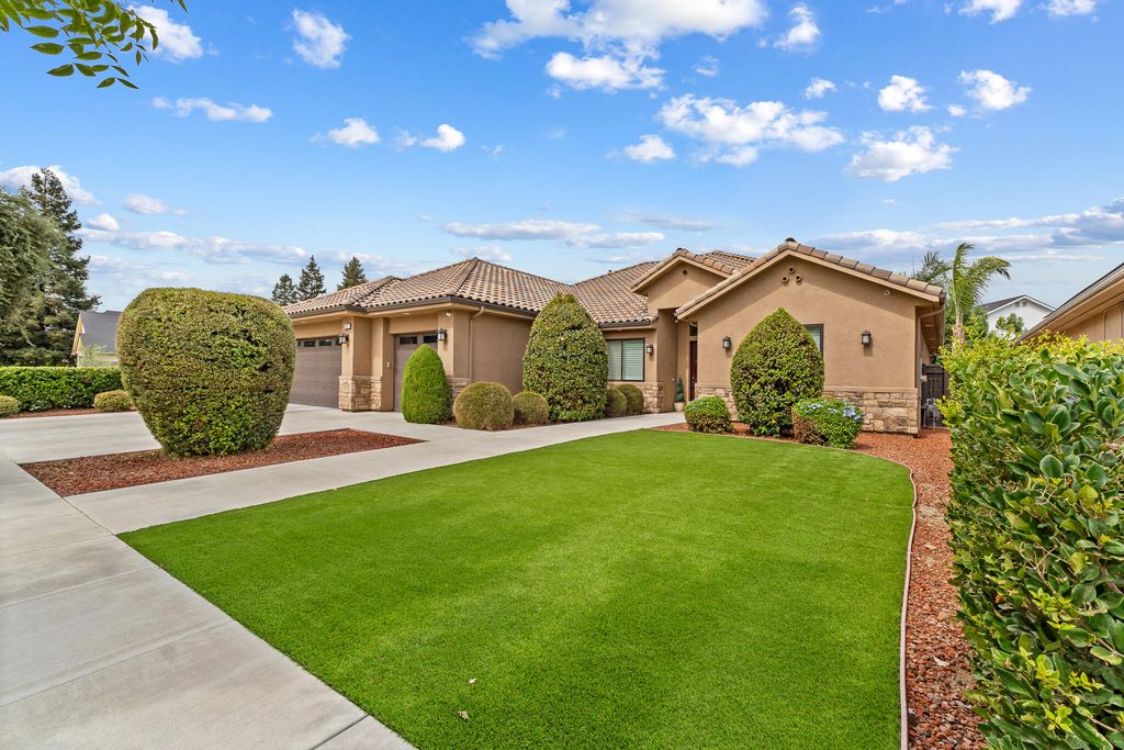 4812 W Wren Avenue, Visalia, CA 93291