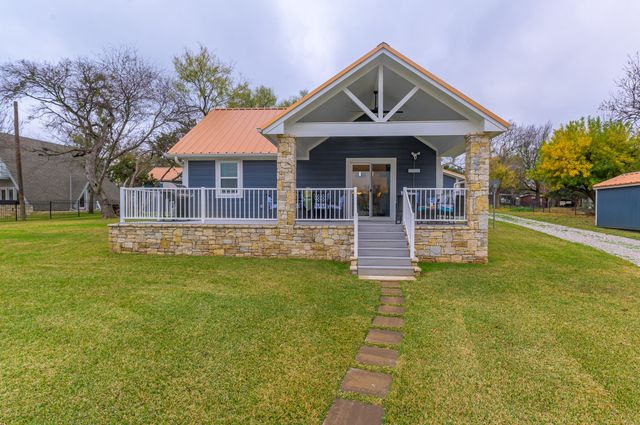 1547 Hummingbird Lane, Possum Kingdom Lake, TX 76449